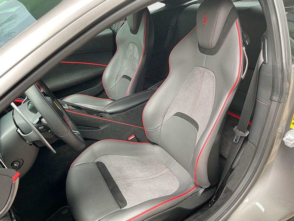 Ferrari Roma *Carbon*Ferrari-Dresden* foto 13