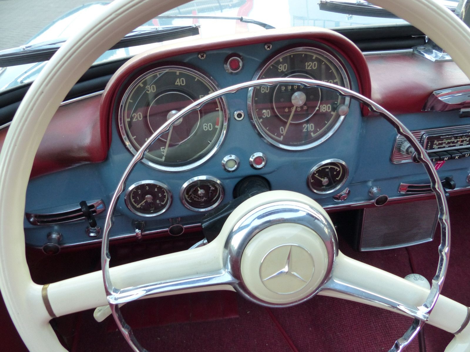 Mercedes-Benz 190 SL foto 13