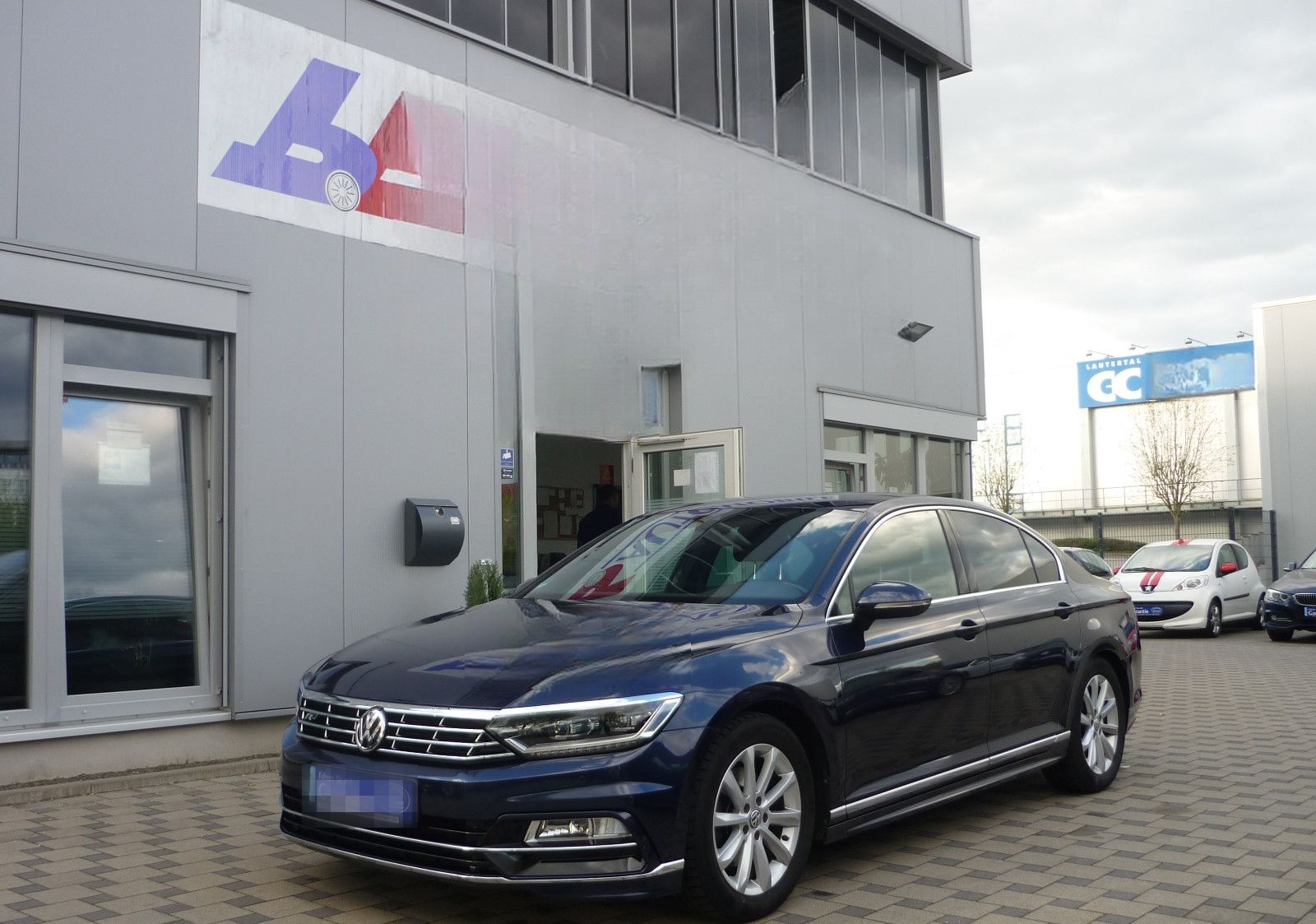 Volkswagen Passat Lim. Highline R-LineSport/DSG/Bi-Xenon... foto 2