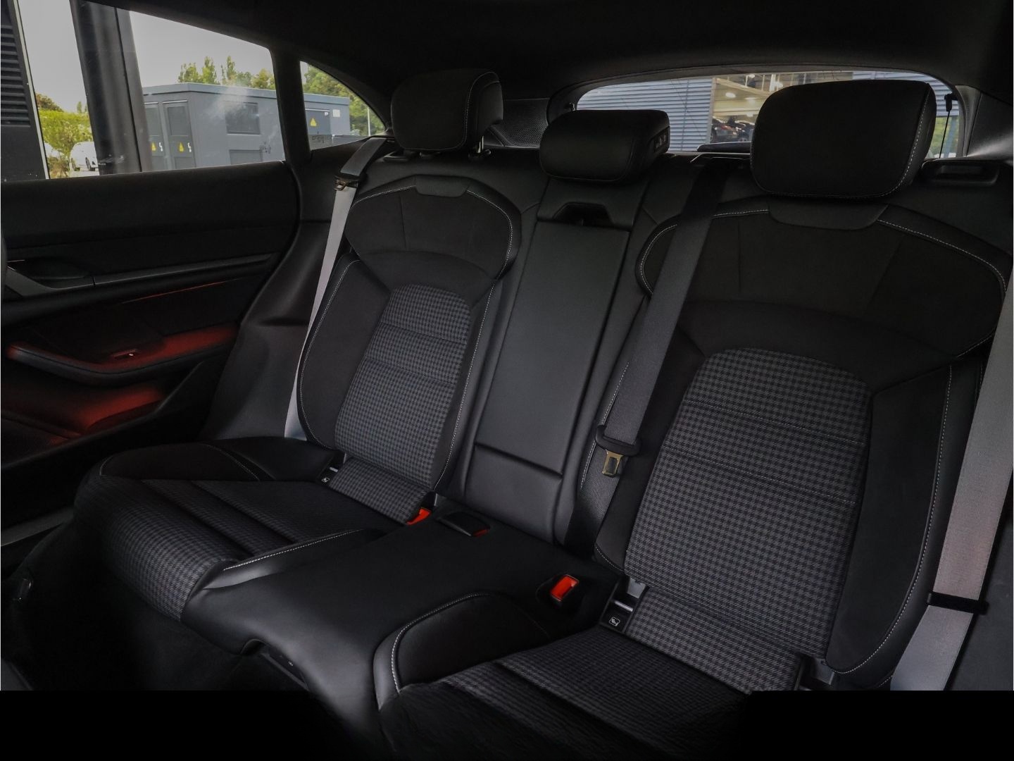 Porsche Taycan Sport Turismo BOSE, HD-Matrix, Panoramada foto 22