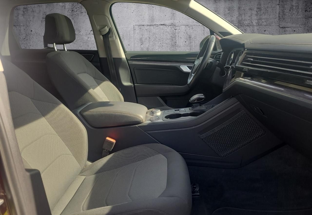 Volkswagen Touareg 3.0TDI V6 AHK DynAudio Kamera Pano foto 11