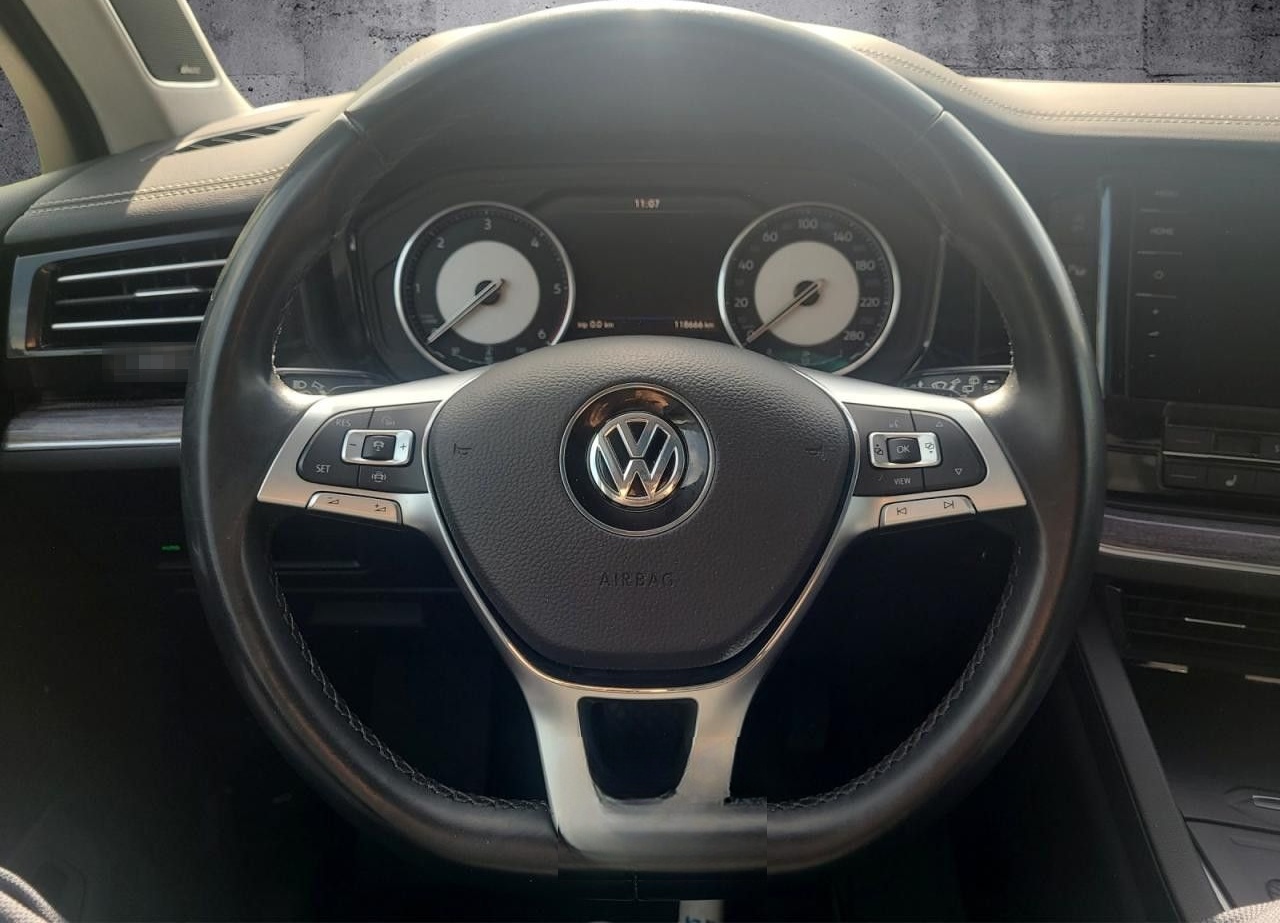 Volkswagen Touareg 3.0TDI V6 AHK DynAudio Kamera Pano foto 12