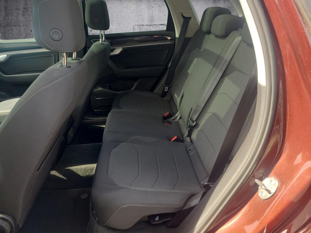 Volkswagen Touareg 3.0TDI V6 AHK DynAudio Kamera Pano foto 8