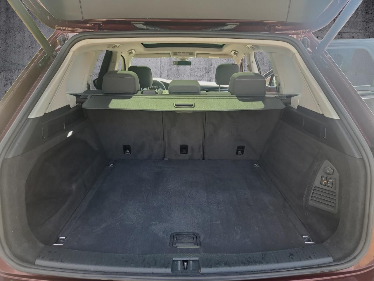 Volkswagen Touareg 3.0TDI V6 AHK DynAudio Kamera Pano foto 9