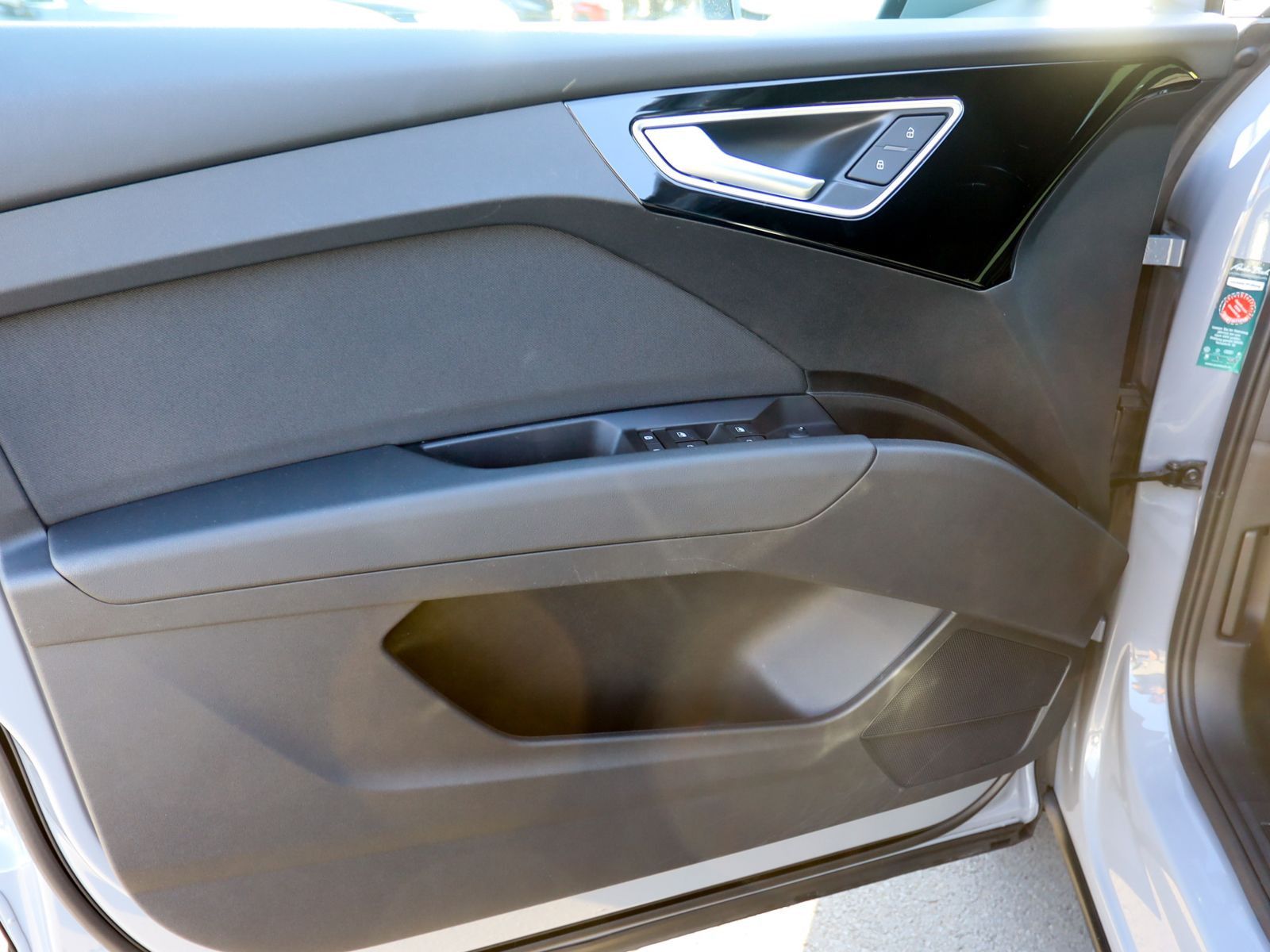 Audi Q4 e-tron 40 Navi LED ACC Standklima DAB foto 12