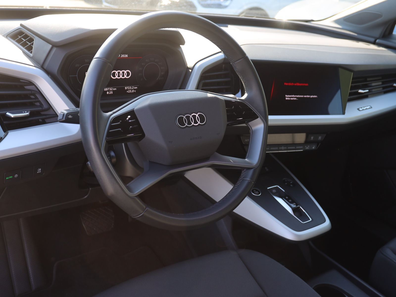 Audi Q4 e-tron 40 Navi LED ACC Standklima DAB foto 14
