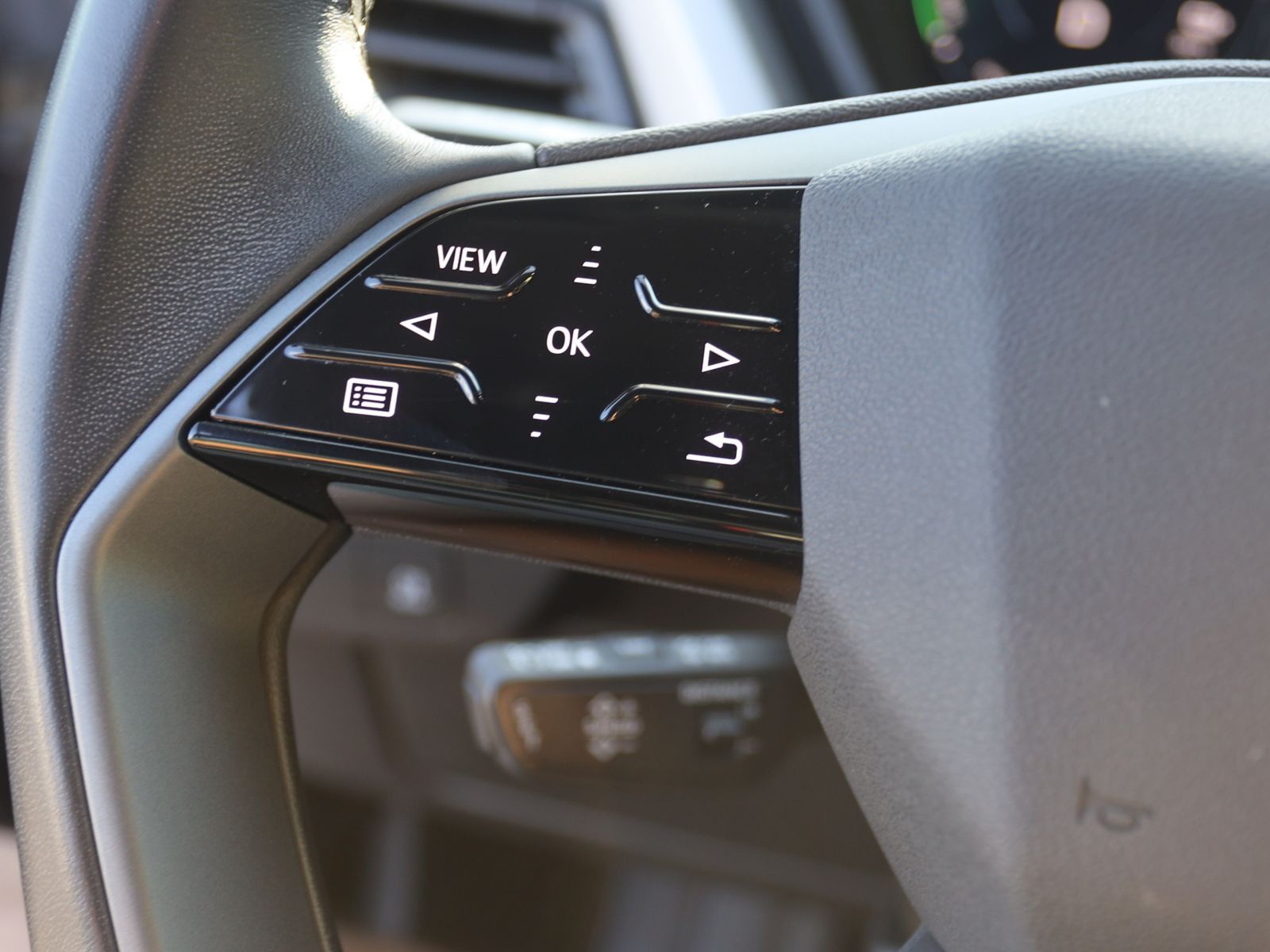 Audi Q4 e-tron 40 Navi LED ACC Standklima DAB foto 16