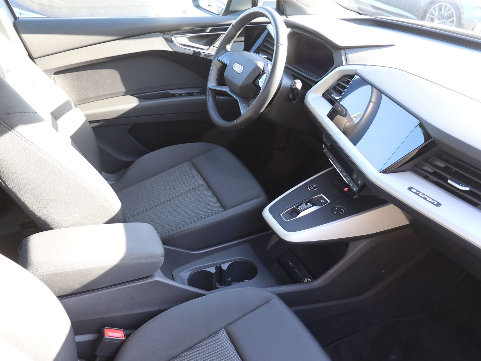 Audi Q4 e-tron 40 Navi LED ACC Standklima DAB foto 25