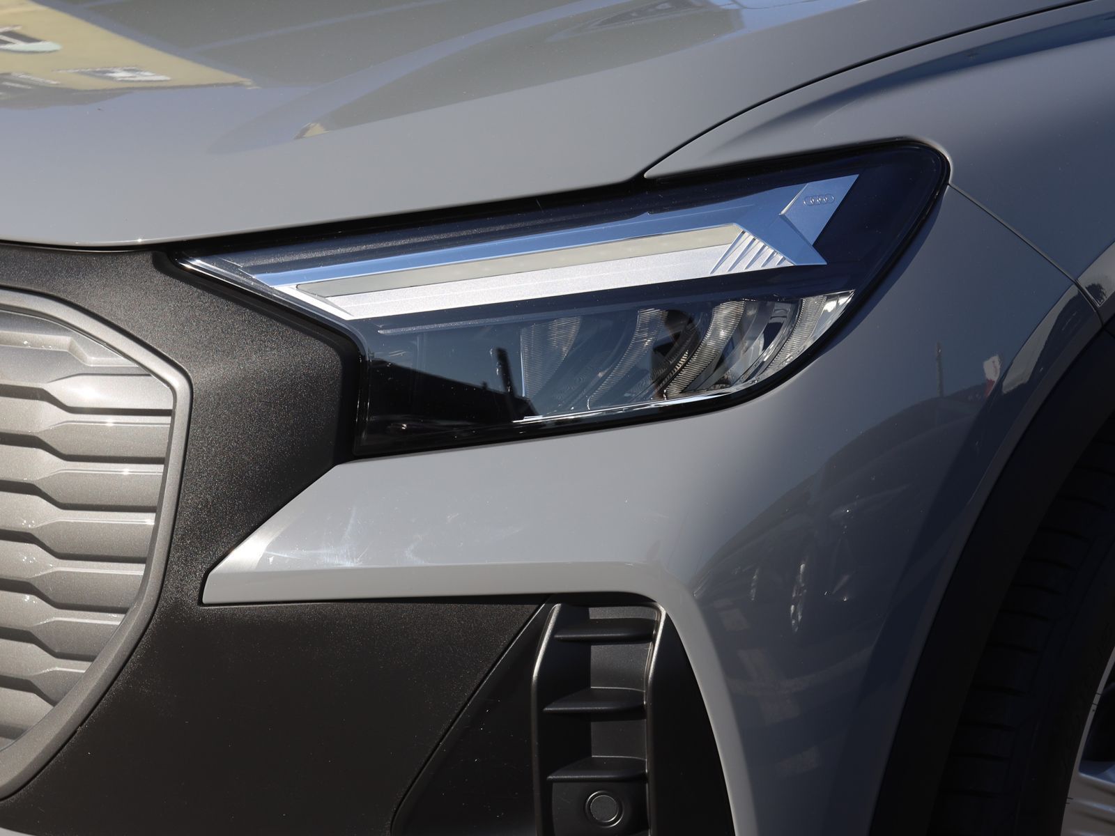 Audi Q4 e-tron 40 Navi LED ACC Standklima DAB foto 10