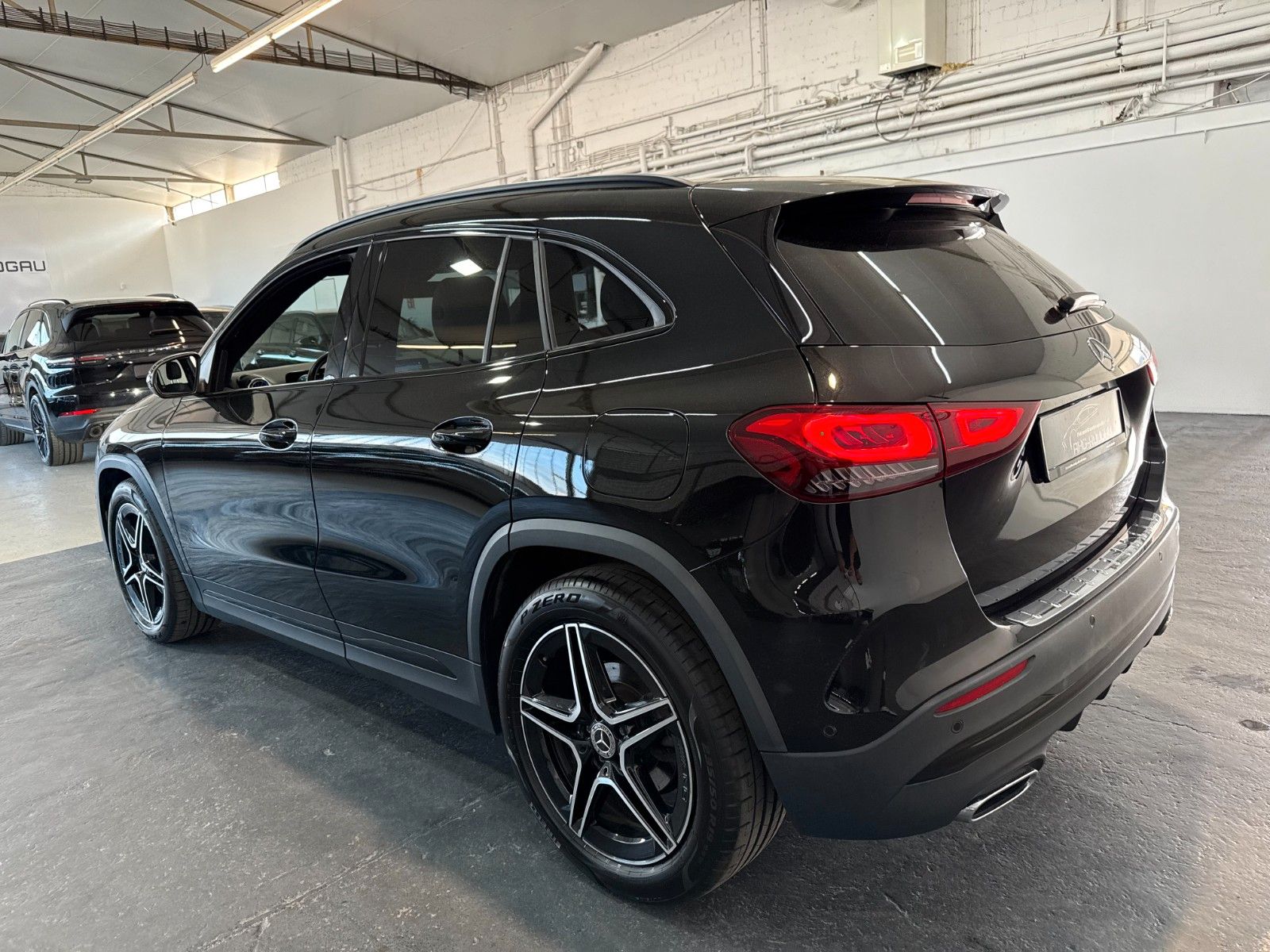 Mercedes-Benz GLA 200 d/LED/NIGHT/AMG-Line/TOD/PARK foto 7
