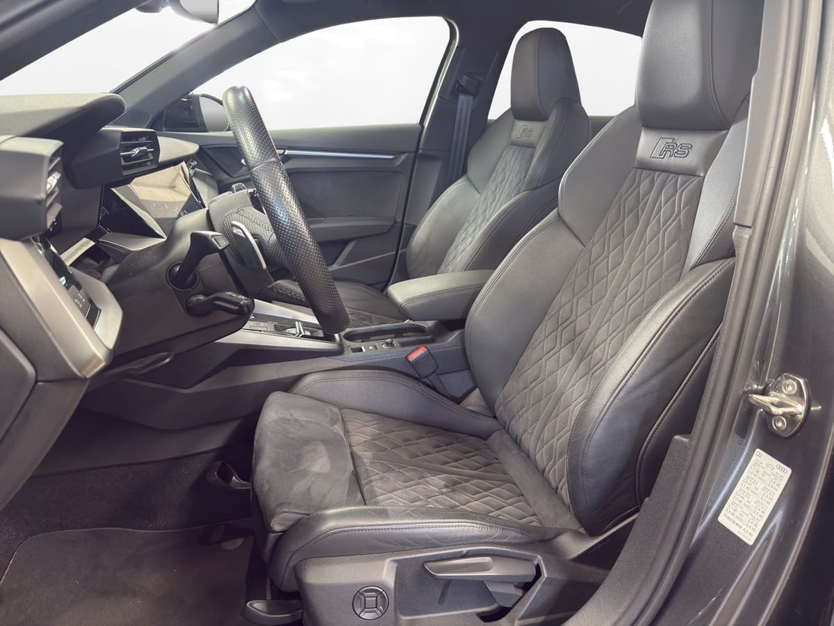 Audi RS3 Limousine RS-Abgas Pano Matrix LM 19 B&O RF foto 14