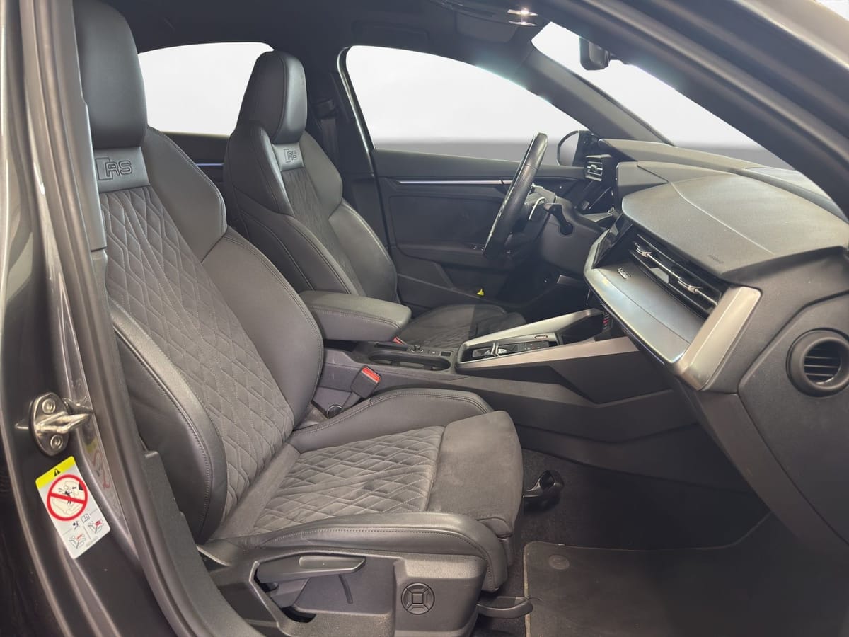 Audi RS3 Limousine RS-Abgas Pano Matrix LM 19 B&O RF foto 15