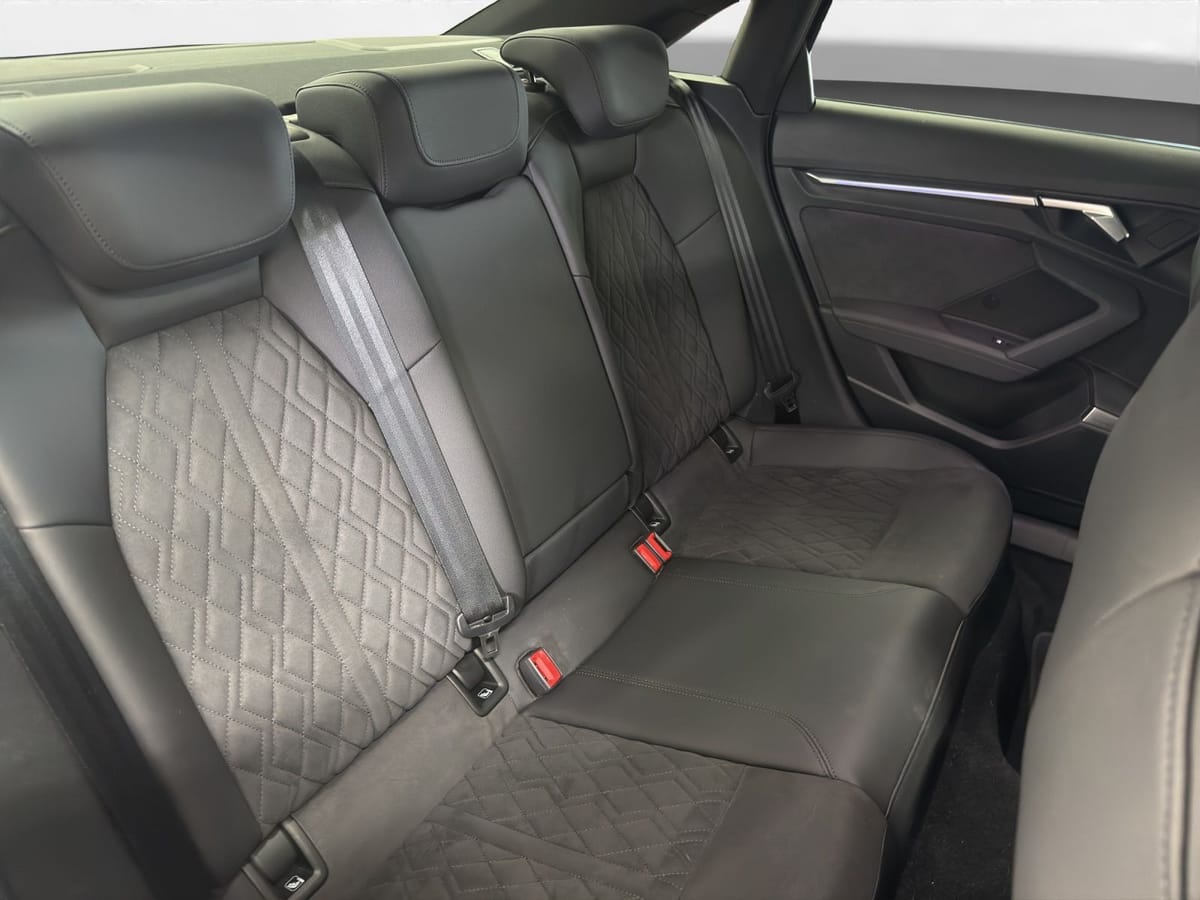 Audi RS3 Limousine RS-Abgas Pano Matrix LM 19 B&O RF foto 16
