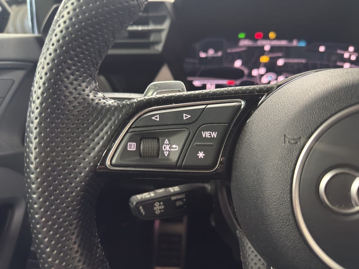 Audi RS3 Limousine RS-Abgas Pano Matrix LM 19 B&O RF foto 22