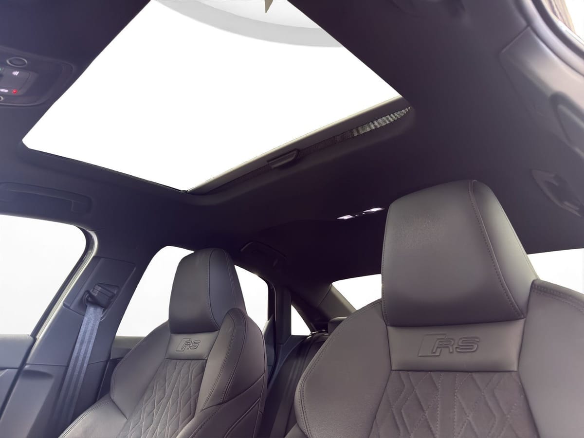 Audi RS3 Limousine RS-Abgas Pano Matrix LM 19 B&O RF foto 8