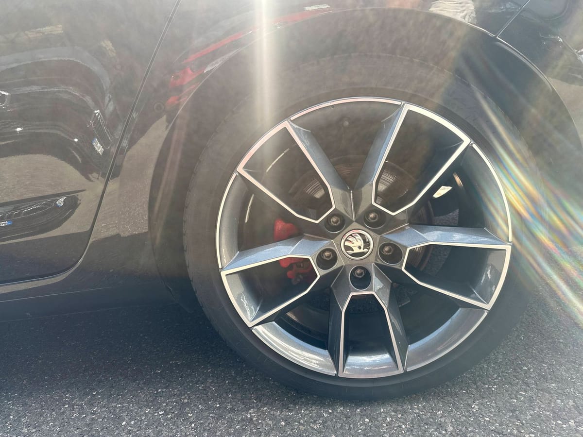 Skoda Octavia RS 2,0l TDI DSG NAVI SHZ AHK PANO foto 8