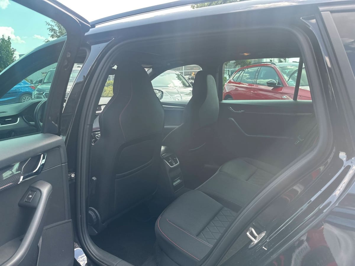 Skoda Octavia RS 2,0l TDI DSG NAVI SHZ AHK PANO foto 10
