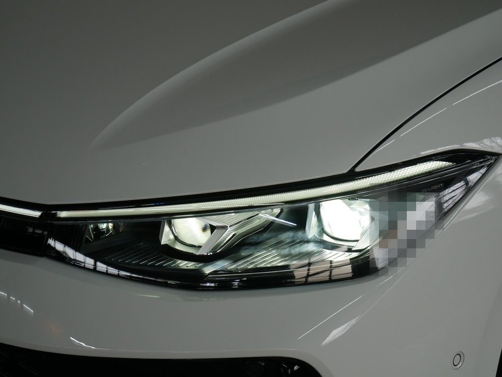 Volkswagen Passat Variant R-Line 2.0 TDI DSG AHK+Standheizu foto 5