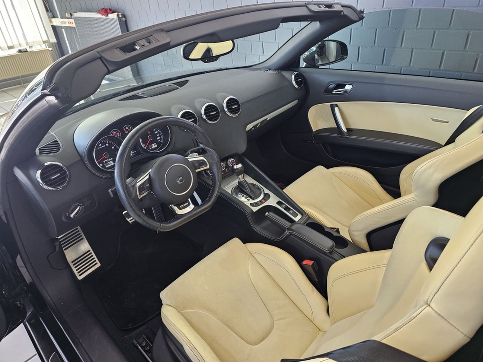Audi TT RS Roadster 2.5TFSI quattro SCHALE ABT CARBON foto 10