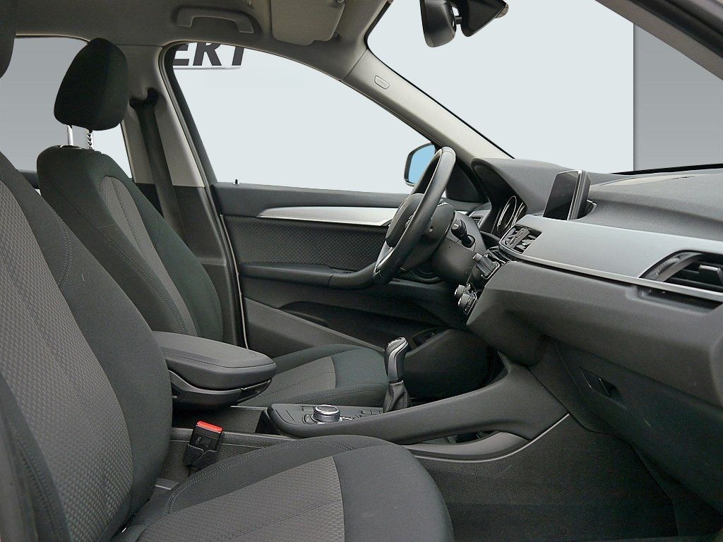 BMW X1 sDrive18d Advantage +NAVI+SHZ+LED+PDC+LM+ foto 11