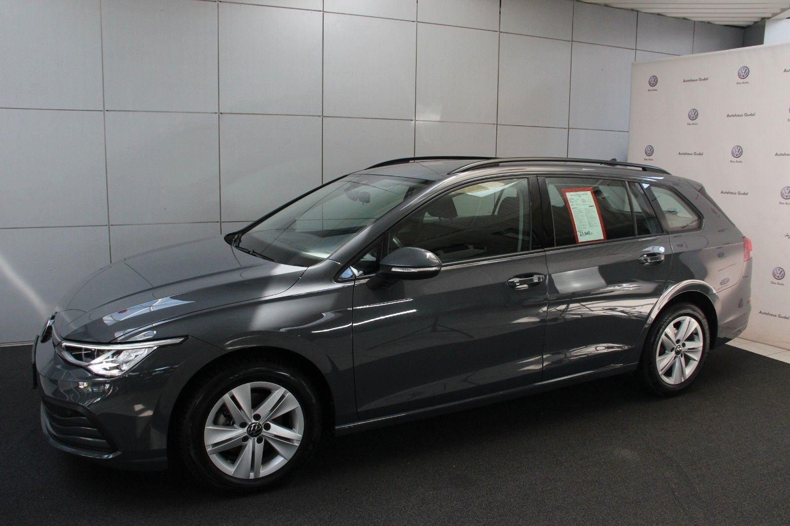 Volkswagen Golf 8 1.5 TSI"Life"LED AHK Nav LaneASS App foto 4