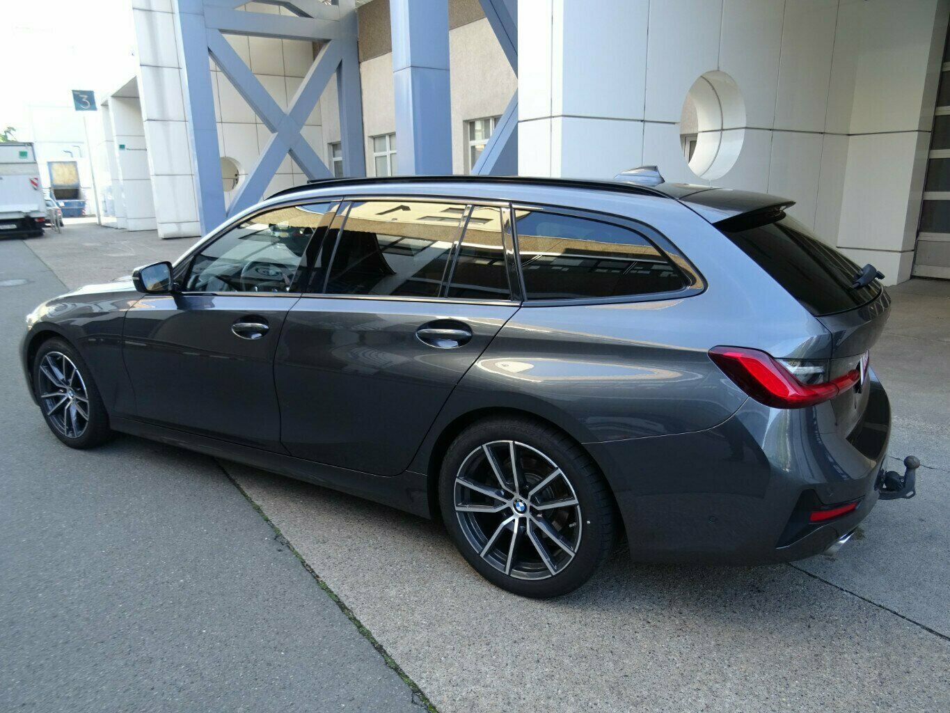 BMW 320D Sportline Tour,xDrive SAG,AHK,Panorama,ACC foto 15