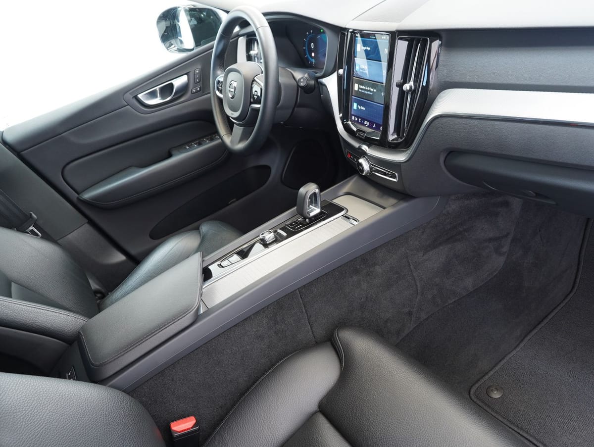 Volvo XC60 B4 B Plus Dark LED NAVI PILOT ACC KAMERA foto 11