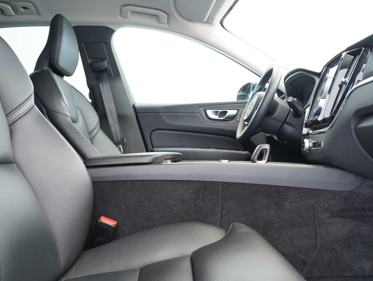 Volvo XC60 B4 B Plus Dark LED NAVI PILOT ACC KAMERA foto 12