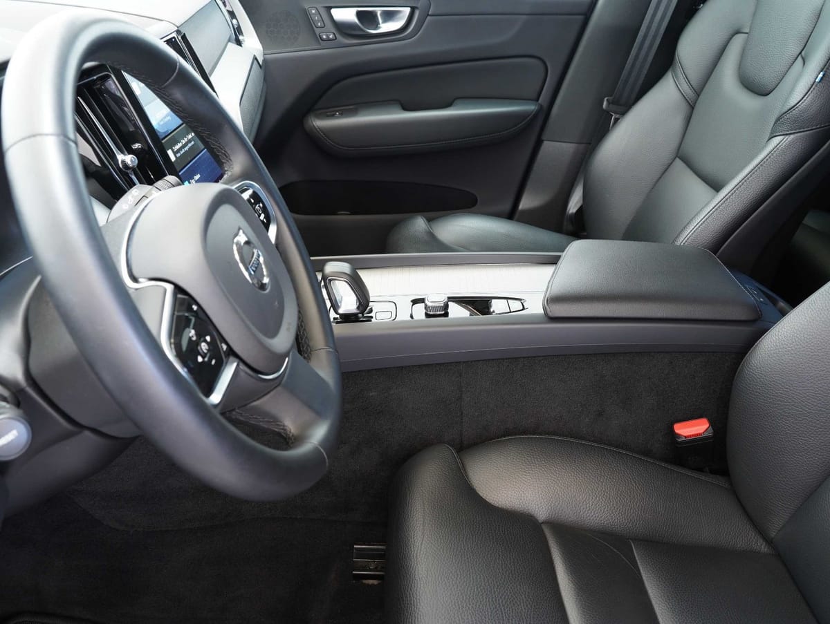 Volvo XC60 B4 B Plus Dark LED NAVI PILOT ACC KAMERA foto 5