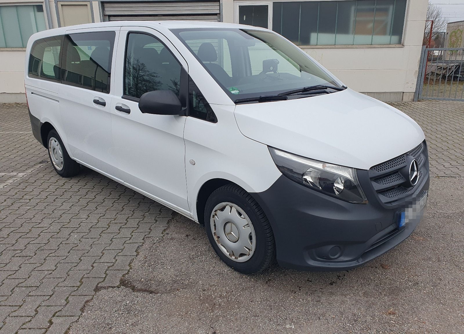 Mercedes-Benz Vito 110 Tourer Lang * 9Sitzer/2xKlima * foto 2