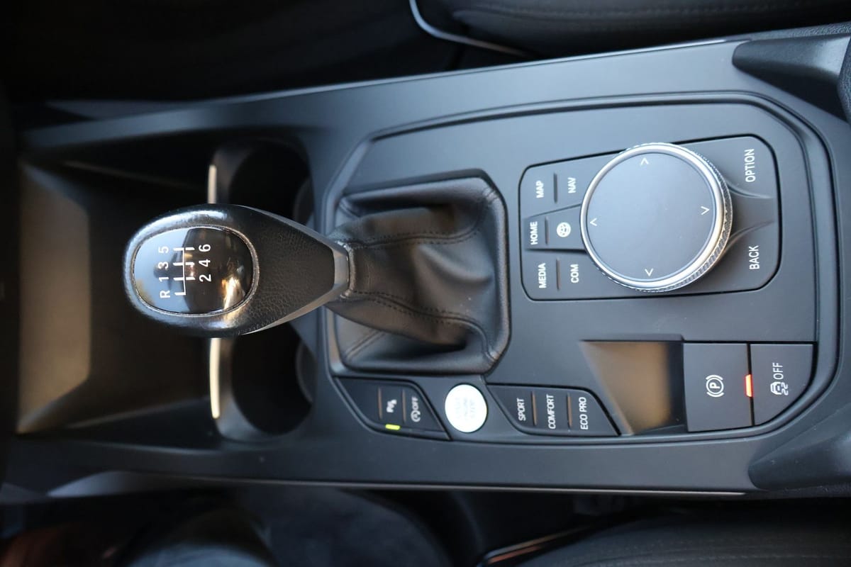 BMW 118i Advantage LED Navi Sitzheizung Tempomat DAB foto 17