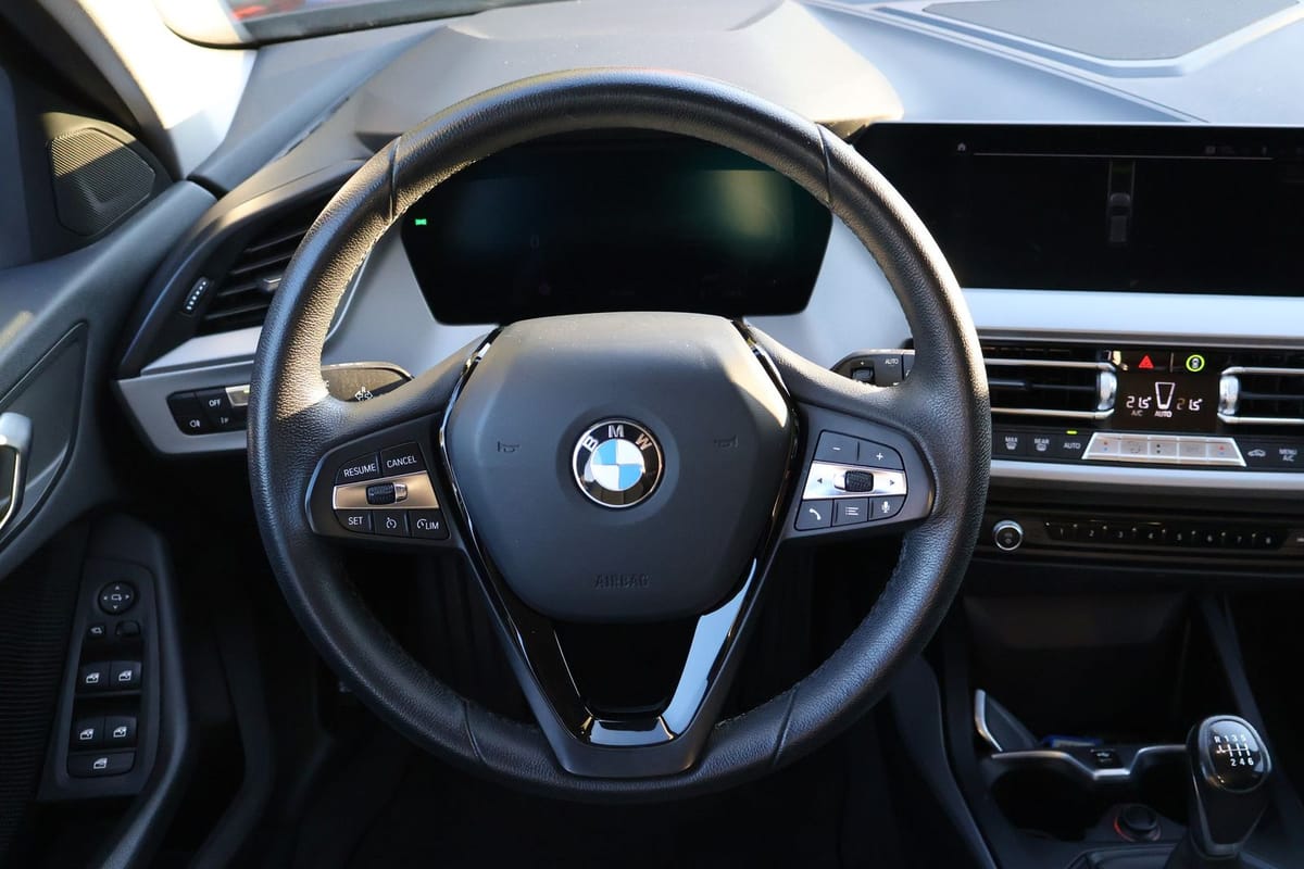 BMW 118i Advantage LED Navi Sitzheizung Tempomat DAB foto 19