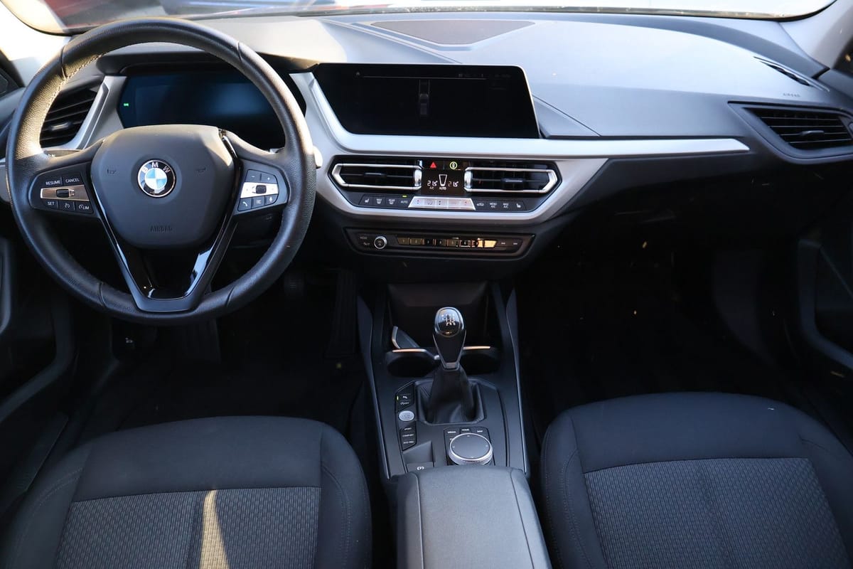 BMW 118i Advantage LED Navi Sitzheizung Tempomat DAB foto 9