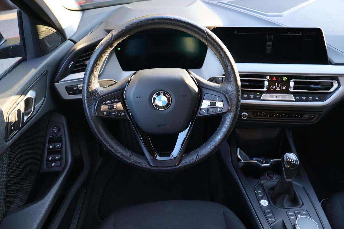 BMW 118i Advantage LED Navi Sitzheizung Tempomat DAB foto 10