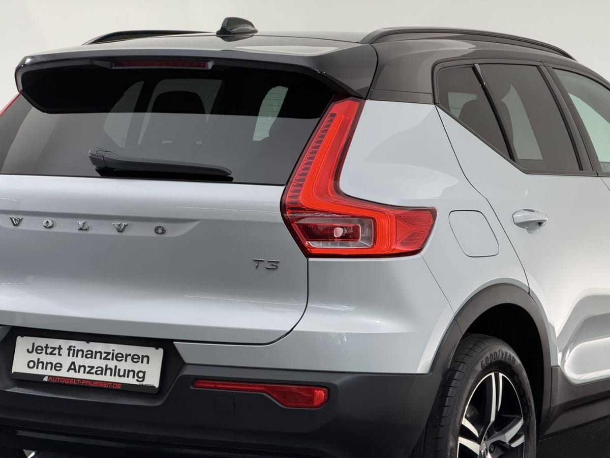 Volvo XC40 T3 R DESIGN LED-R.KAM-APP-SHZ-LHZ-ACC-WLAN foto 12