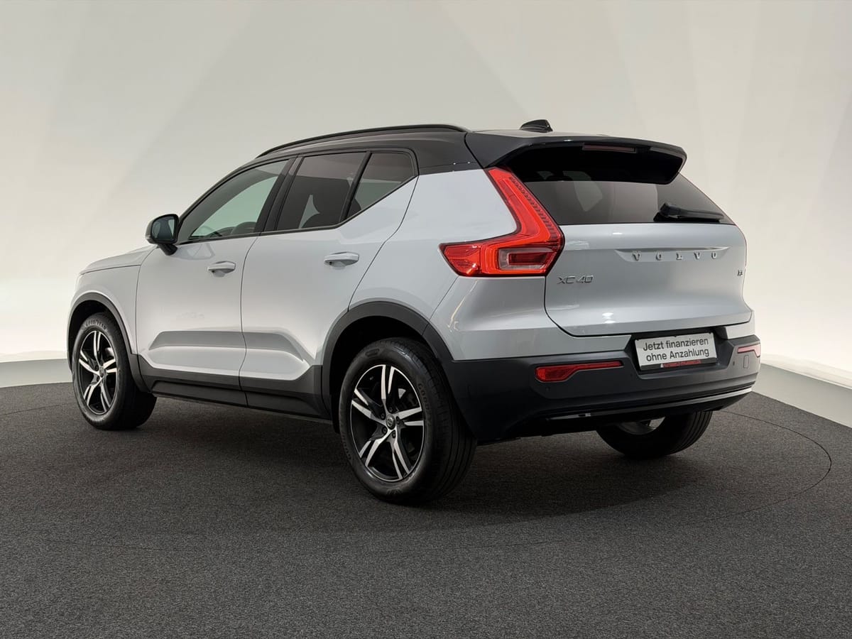 Volvo XC40 T3 R DESIGN LED-R.KAM-APP-SHZ-LHZ-ACC-WLAN foto 3