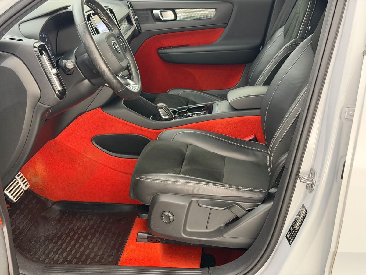 Volvo XC40 T3 R DESIGN LED-R.KAM-APP-SHZ-LHZ-ACC-WLAN foto 25