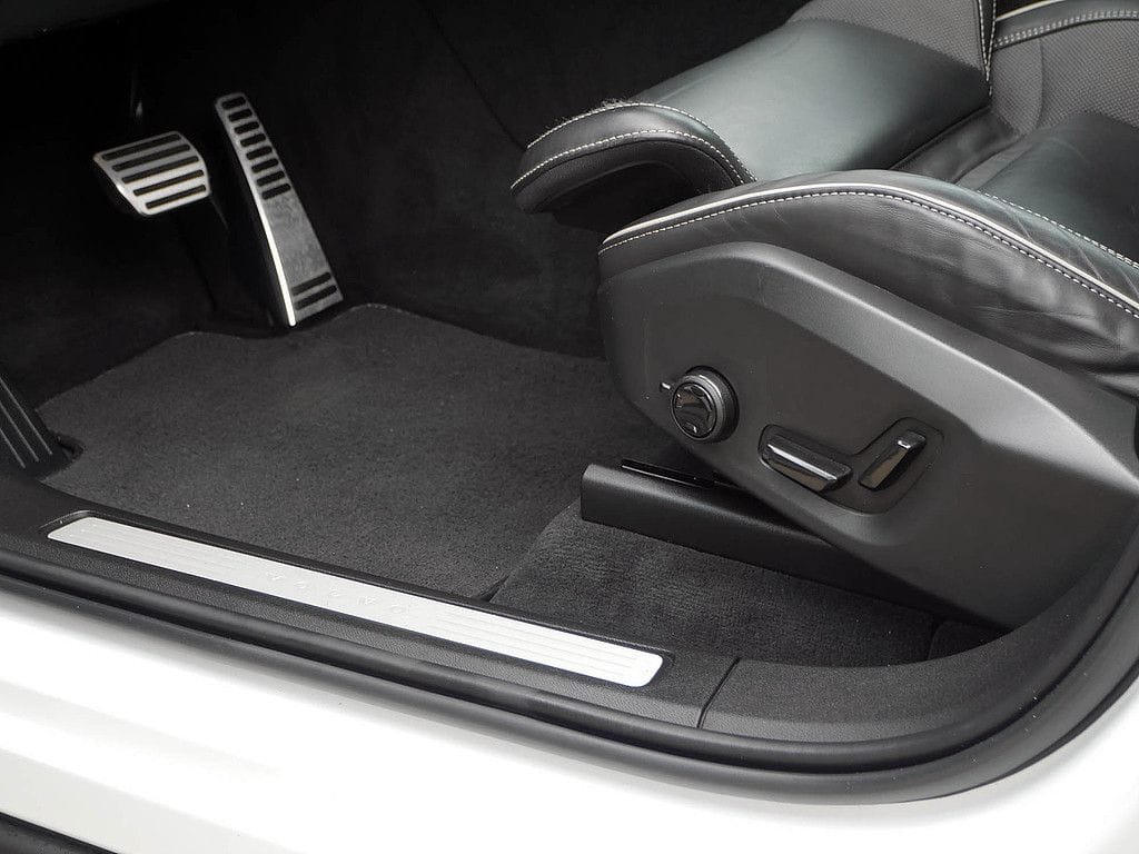 Volvo XC60 B4 R-Design PANORAMADACH LED ACC KAMERA foto 17