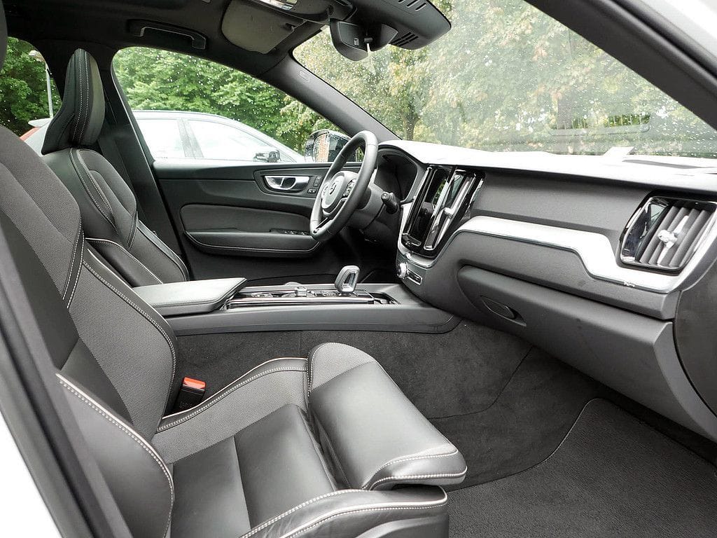 Volvo XC60 B4 R-Design PANORAMADACH LED ACC KAMERA foto 5
