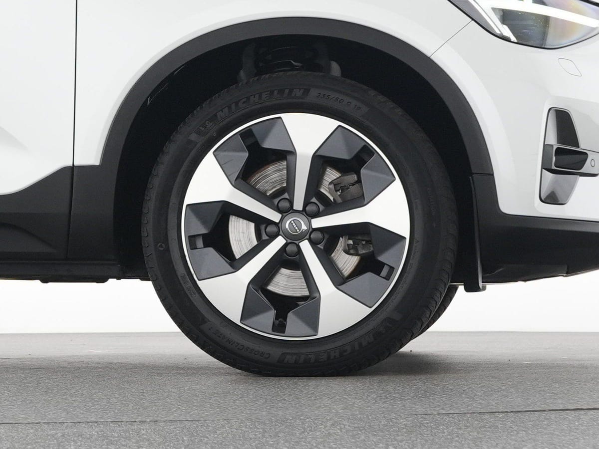 Volvo XC40 B4 Plus Dark AHK ALARM 19 H&K-SOUND foto 22