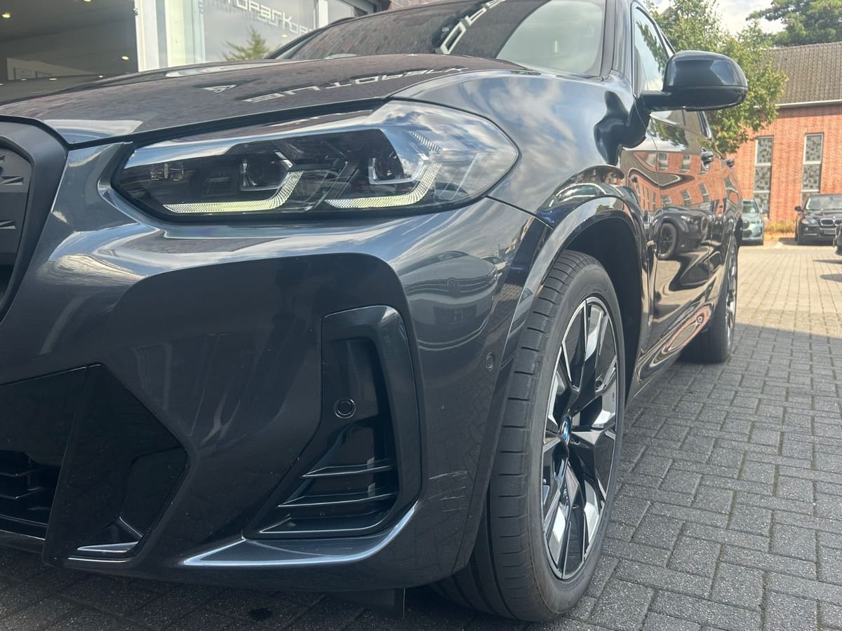 BMW iX3 M Sport Impressive PANO LASER h&k ACC AHK 20 foto 12