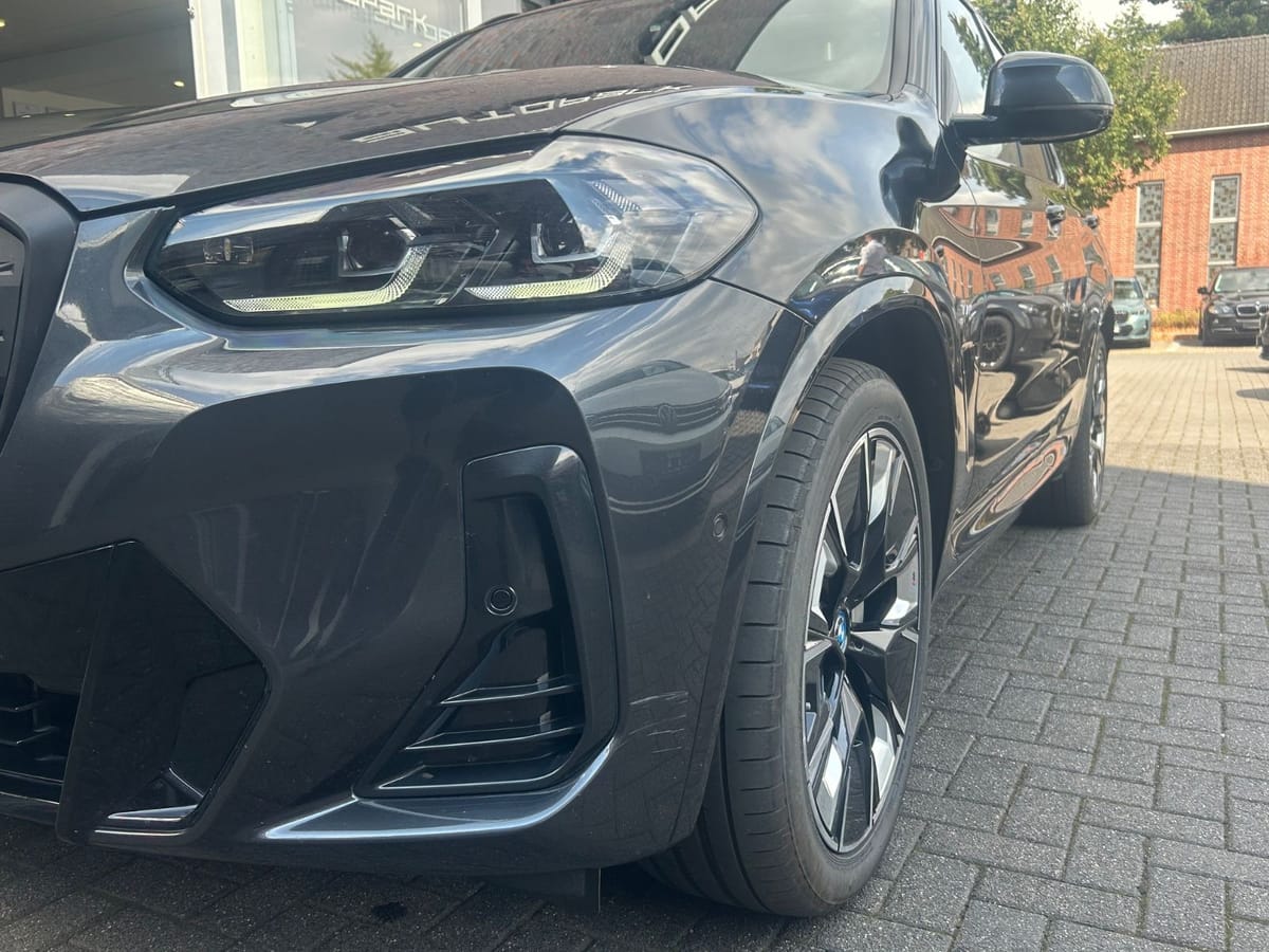 BMW iX3 M Sport Impressive PANO LASER h&k ACC AHK 20 foto 13