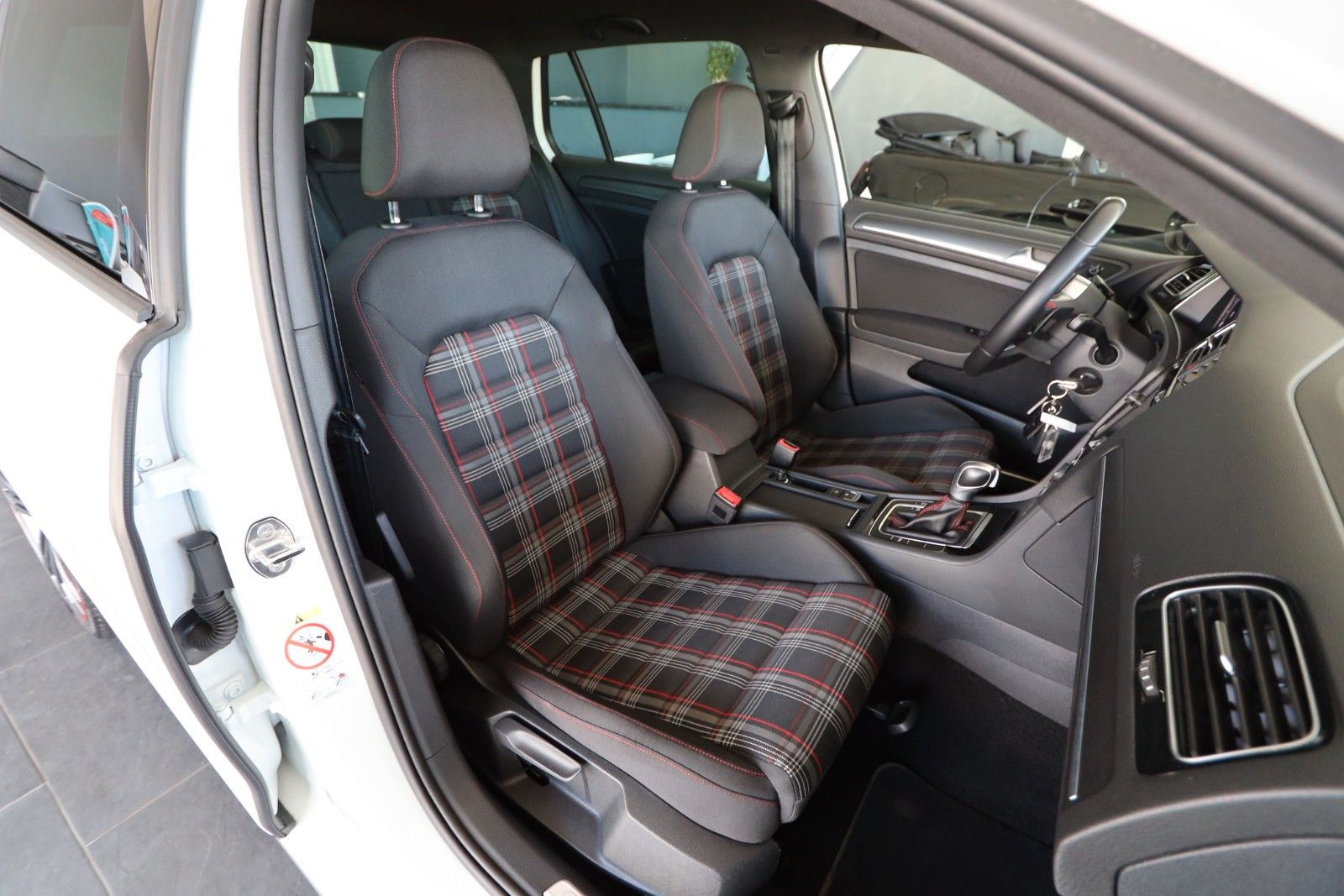 Volkswagen Golf VII Lim. 2.0 TSI GTI Performance ACC PDC foto 11