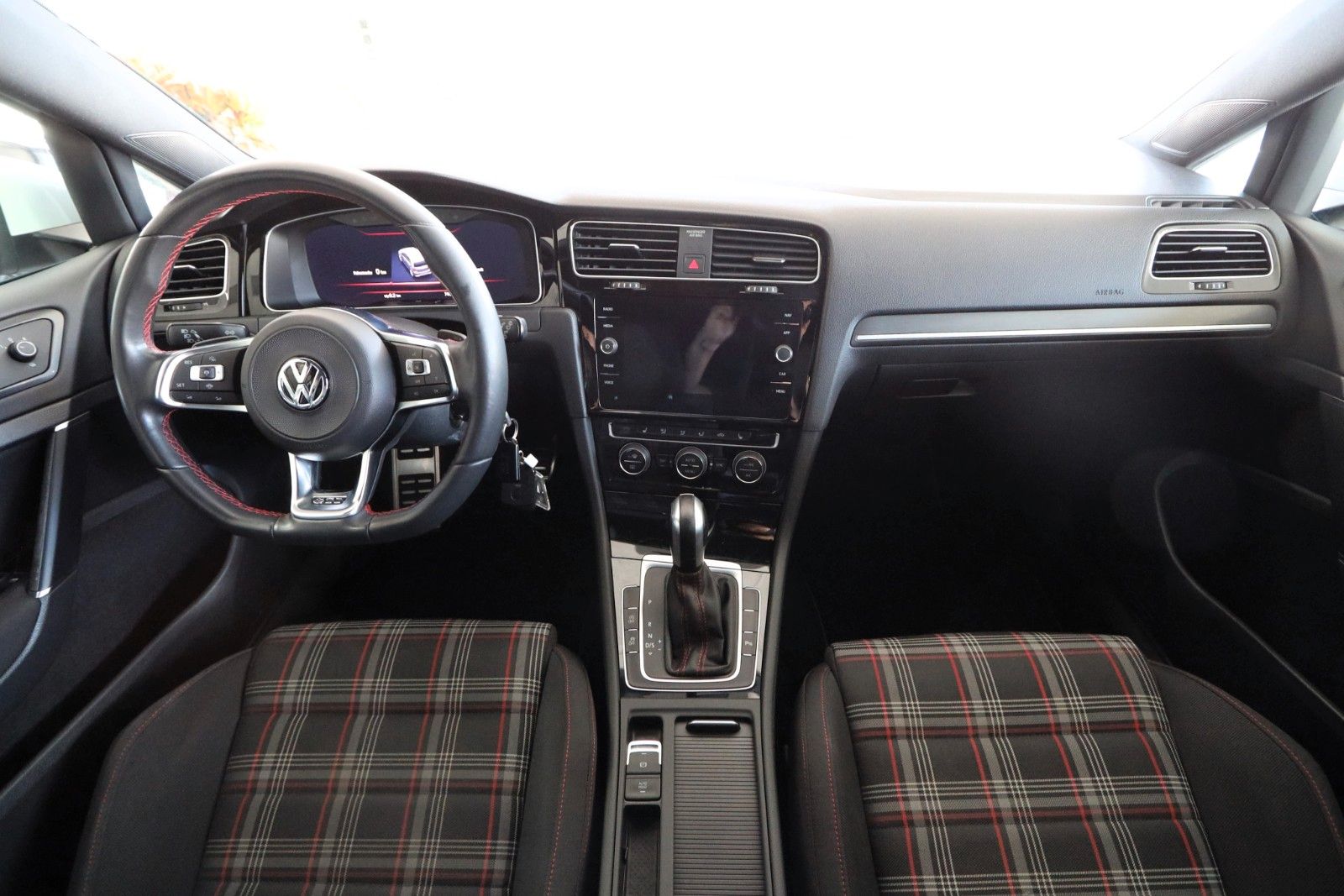 Volkswagen Golf VII Lim. 2.0 TSI GTI Performance ACC PDC foto 13