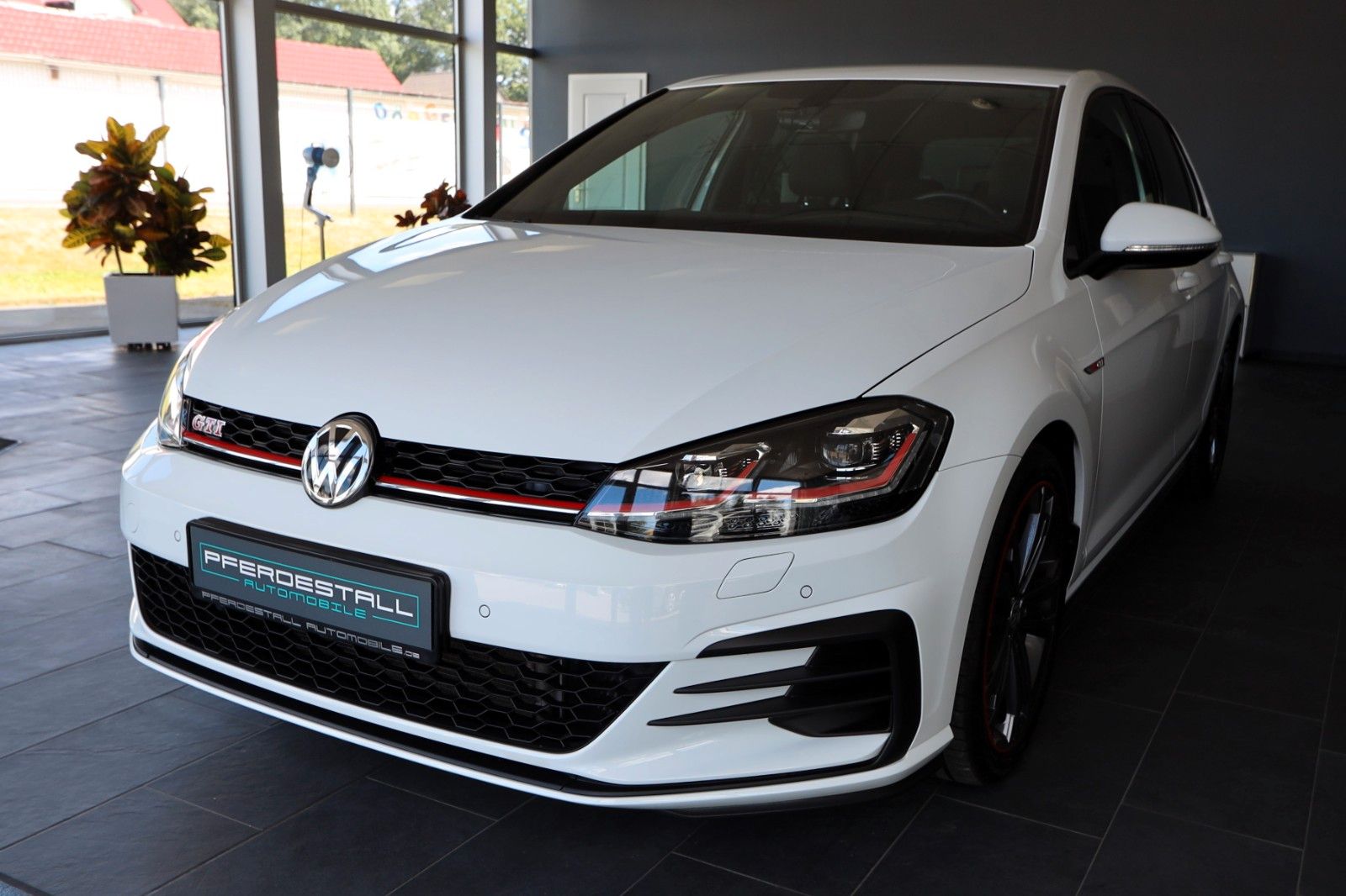 Volkswagen Golf VII Lim. 2.0 TSI GTI Performance ACC PDC foto 3