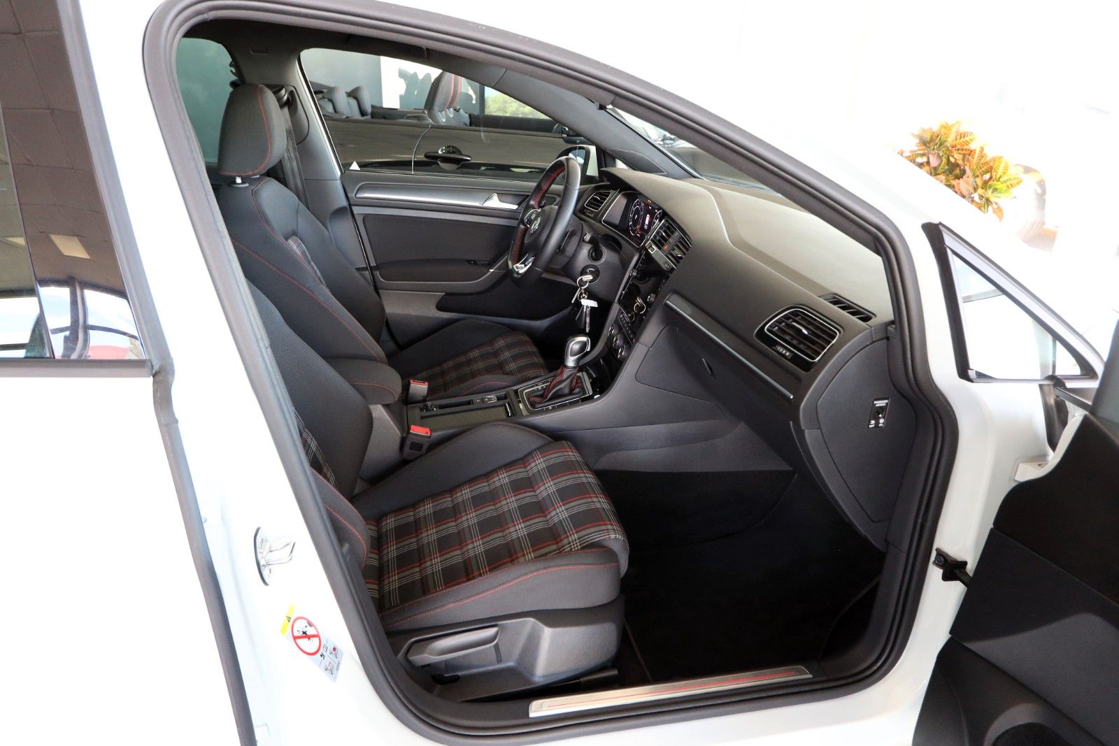Volkswagen Golf VII Lim. 2.0 TSI GTI Performance ACC PDC foto 10