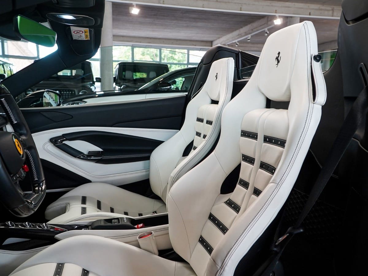 Ferrari F8 Spider DCT Carbon foto 14