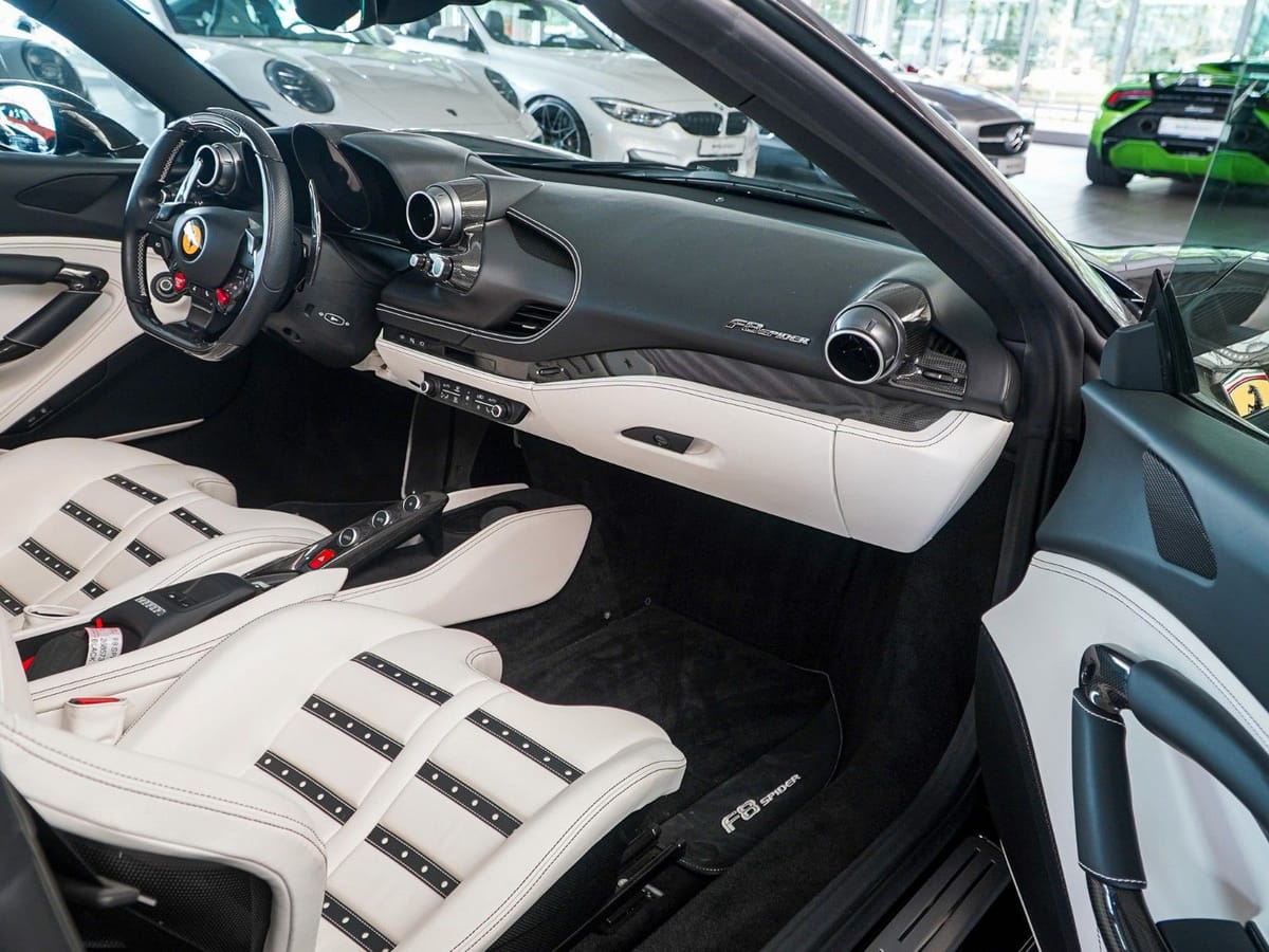 Ferrari F8 Spider DCT Carbon foto 21