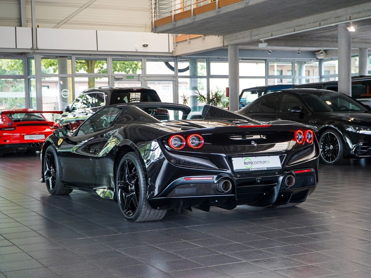 Ferrari F8 Spider DCT Carbon foto 7
