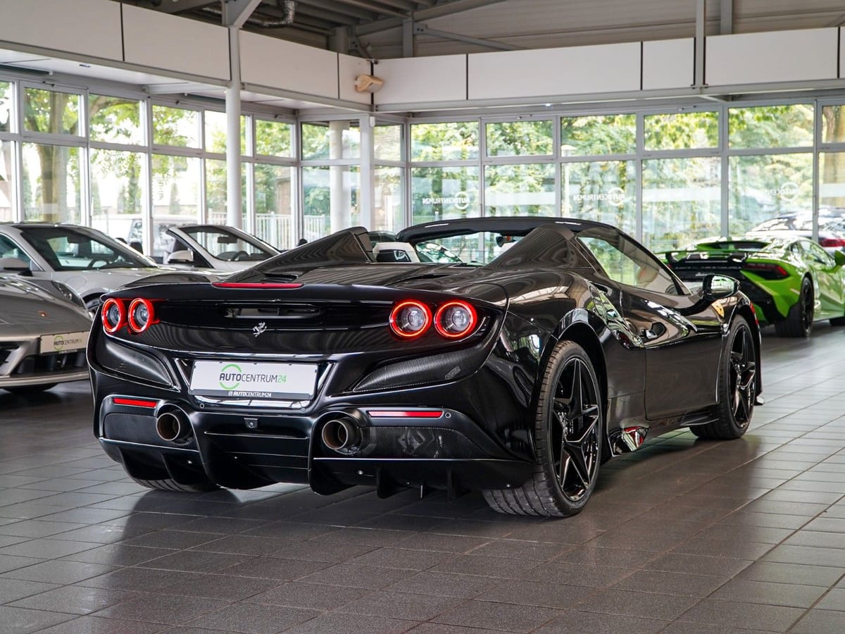Ferrari F8 Spider DCT Carbon foto 9